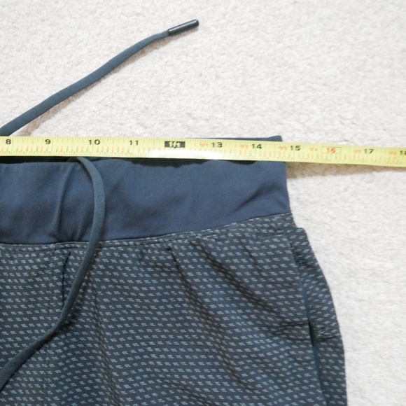 Lululemon T.H.E short with Nulux liner Medium - Picture 4 of 7